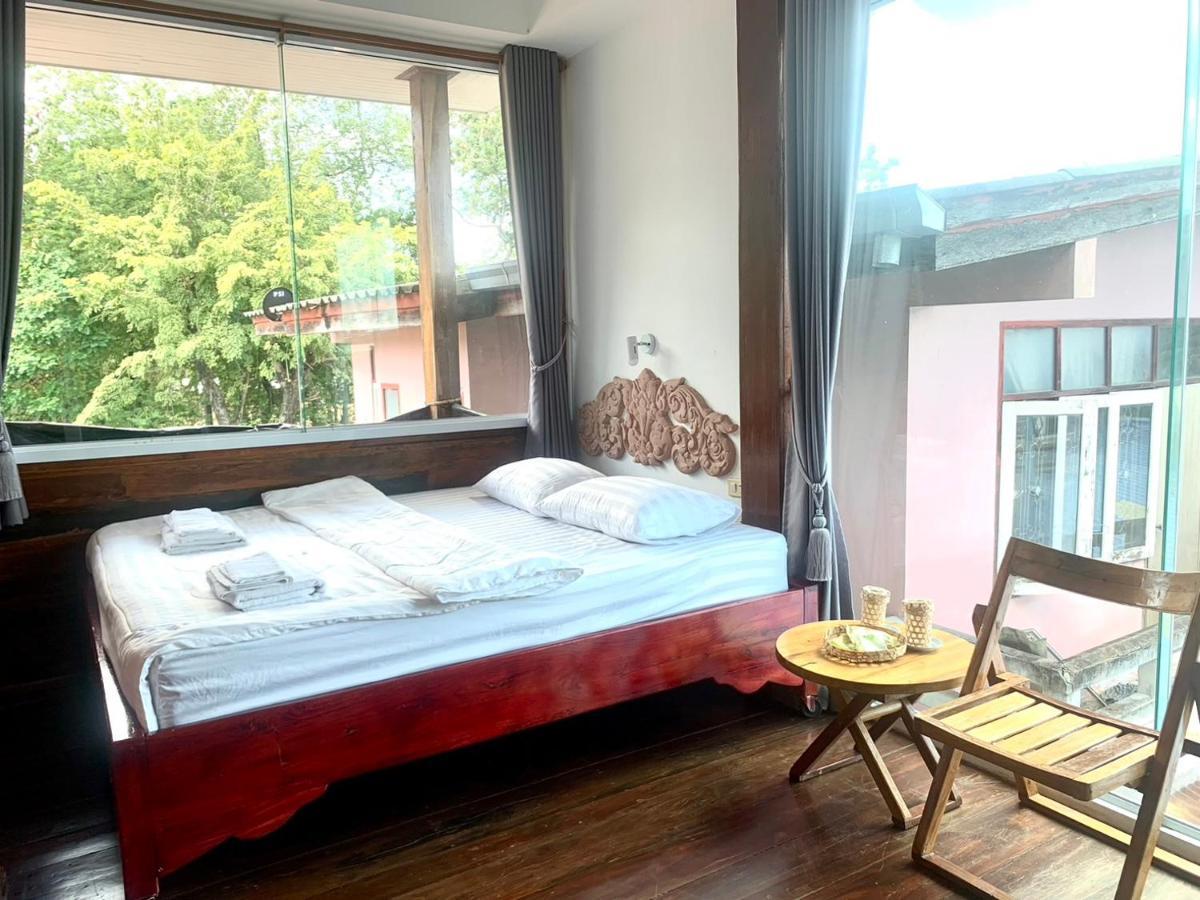 Une Jai Place เรือนอุ่นใจ Phimai Exterior foto